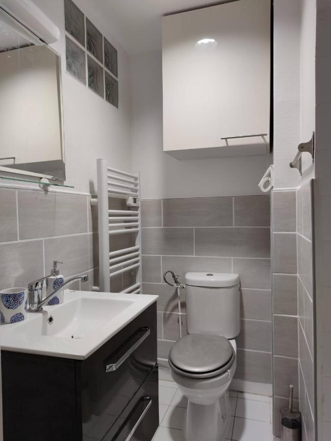 Modern 1 Bedroom Apartment Near The Metro. Ивры-Сур-Сеине Экстерьер фото