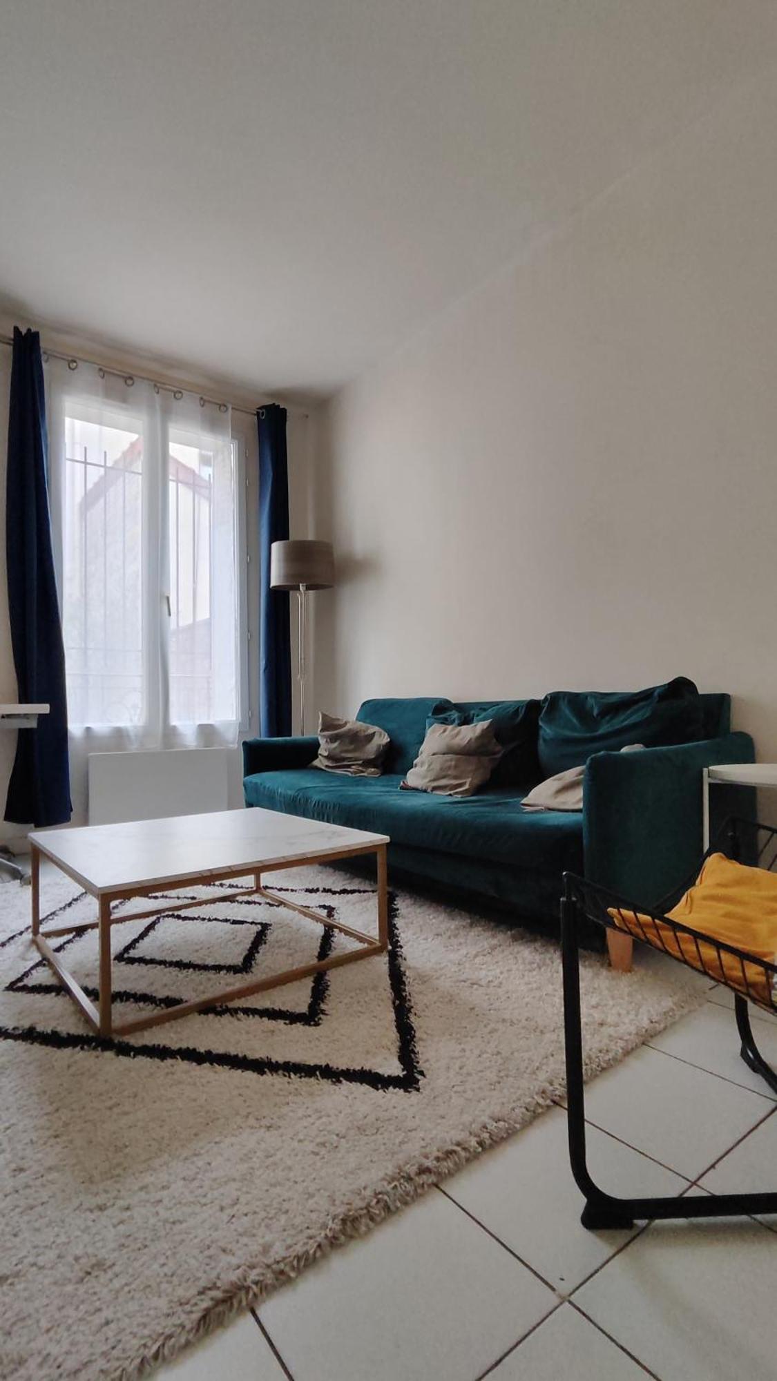 Modern 1 Bedroom Apartment Near The Metro. Ивры-Сур-Сеине Экстерьер фото