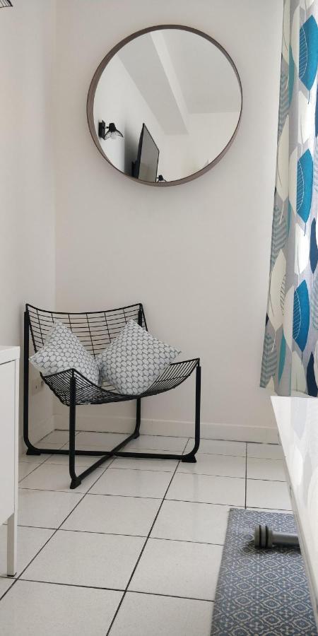 Modern 1 Bedroom Apartment Near The Metro. Ивры-Сур-Сеине Экстерьер фото