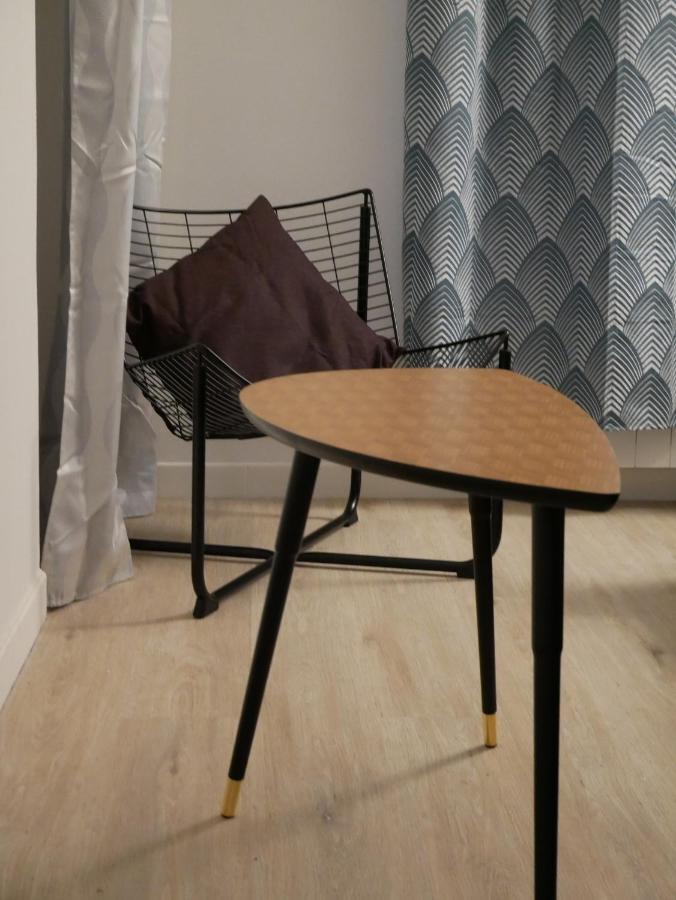 Modern 1 Bedroom Apartment Near The Metro. Ивры-Сур-Сеине Экстерьер фото
