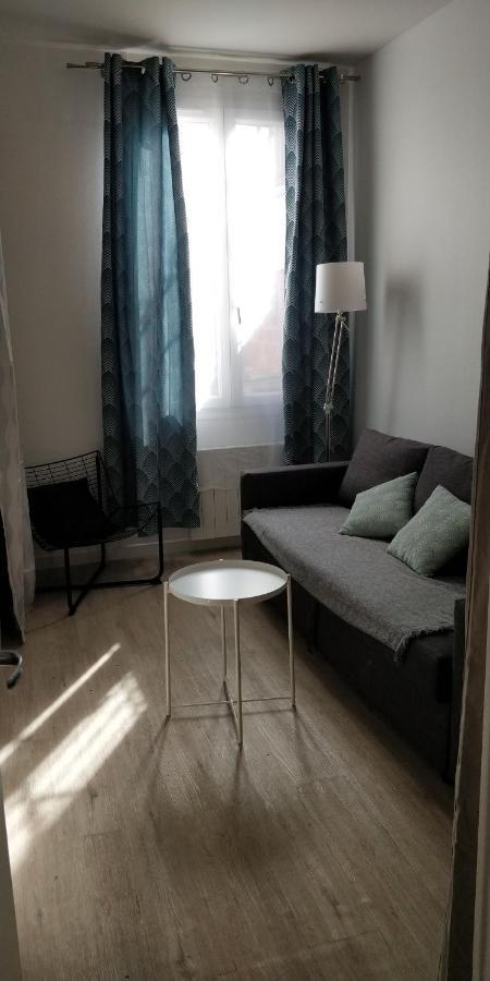 Modern 1 Bedroom Apartment Near The Metro. Ивры-Сур-Сеине Экстерьер фото