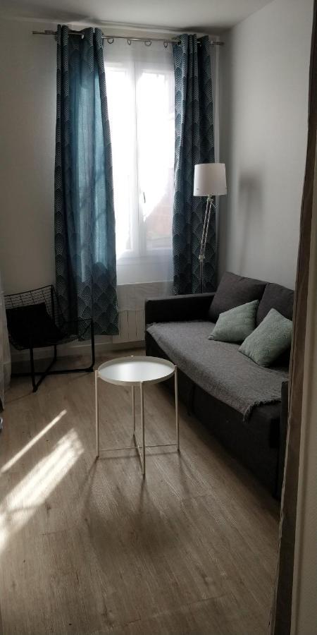 Modern 1 Bedroom Apartment Near The Metro. Ивры-Сур-Сеине Экстерьер фото