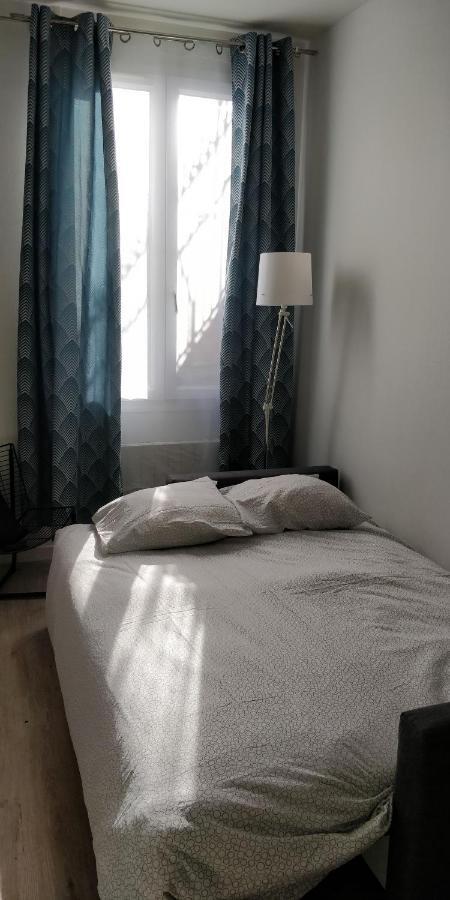 Modern 1 Bedroom Apartment Near The Metro. Ивры-Сур-Сеине Экстерьер фото