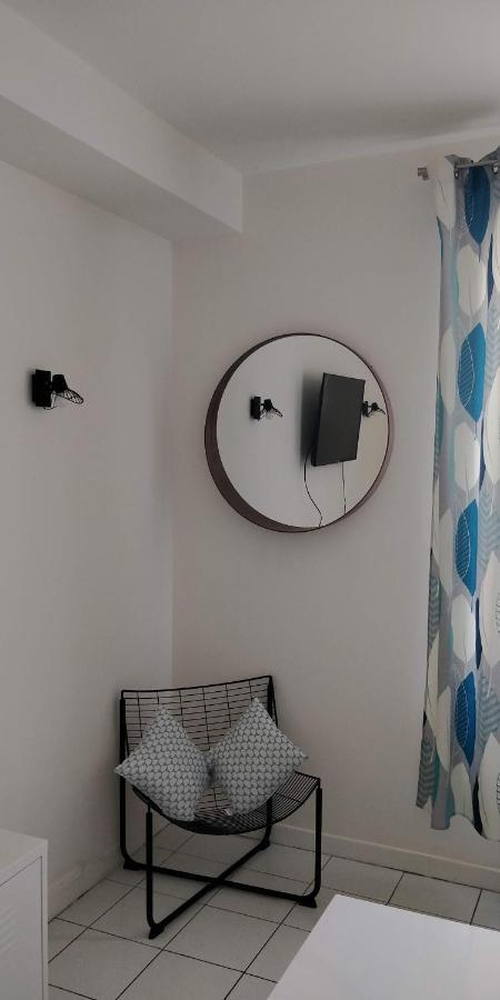 Modern 1 Bedroom Apartment Near The Metro. Ивры-Сур-Сеине Экстерьер фото