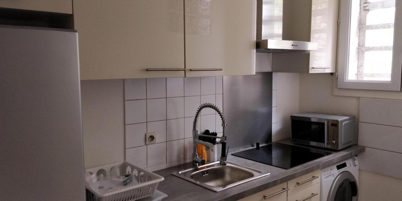 Modern 1 Bedroom Apartment Near The Metro. Ивры-Сур-Сеине Экстерьер фото