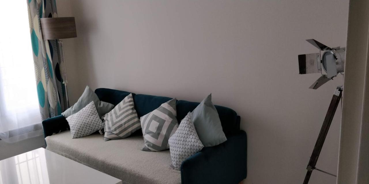 Modern 1 Bedroom Apartment Near The Metro. Ивры-Сур-Сеине Экстерьер фото
