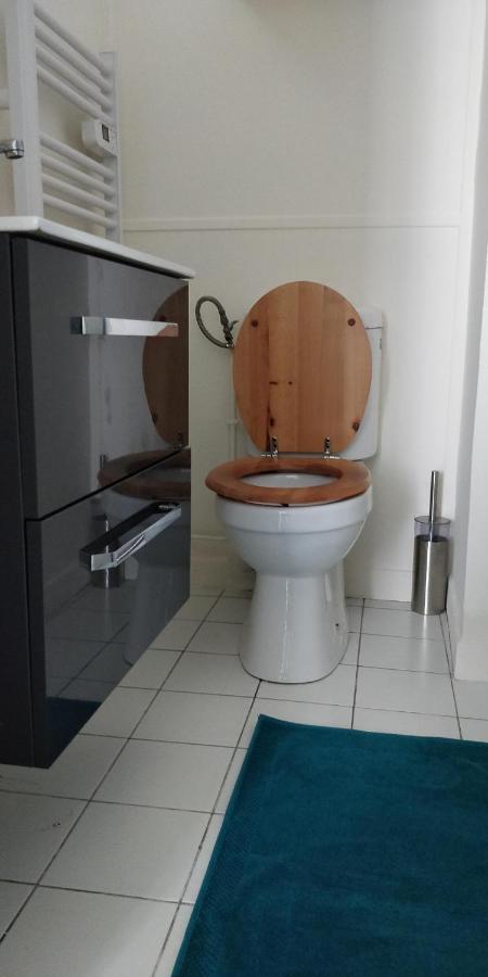 Modern 1 Bedroom Apartment Near The Metro. Ивры-Сур-Сеине Экстерьер фото