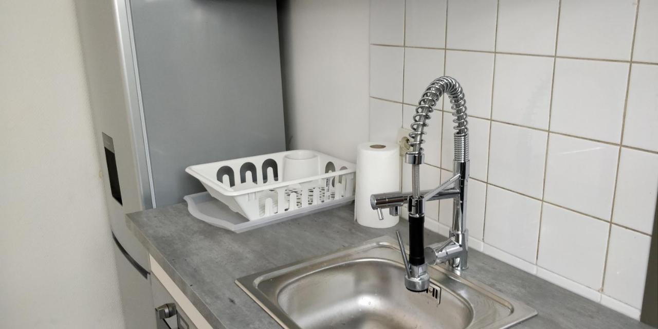 Modern 1 Bedroom Apartment Near The Metro. Ивры-Сур-Сеине Экстерьер фото